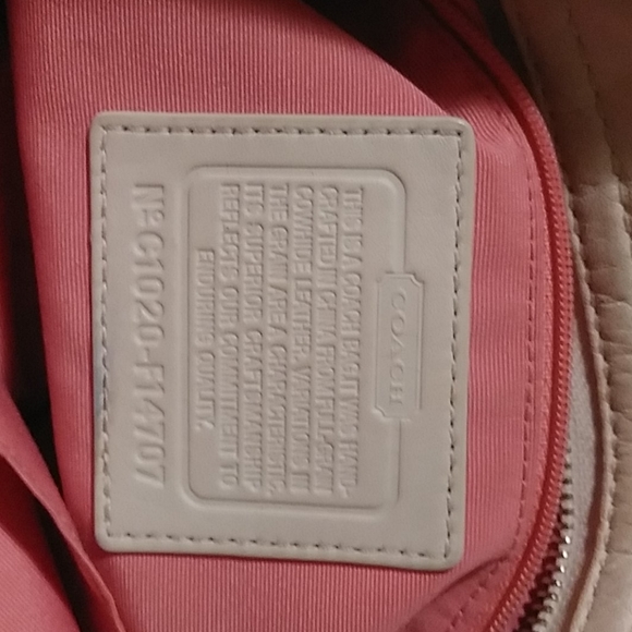 Ivory Coach Purse - Picture 3 of 6